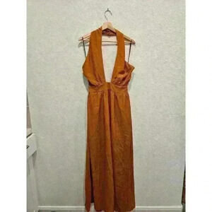 Crisscross maci halter dress. Mustard yellow.